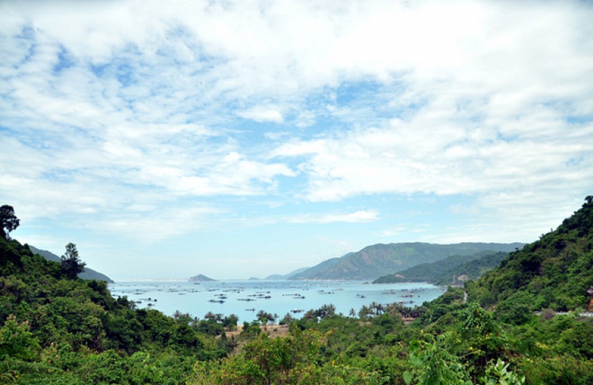Mê mẩn vẻ đẹp Vịnh Vũng Rô Phú Yên