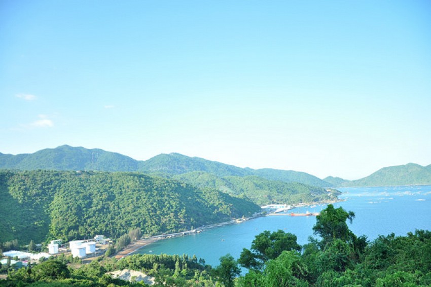 Mê mẩn vẻ đẹp Vịnh Vũng Rô Phú Yên