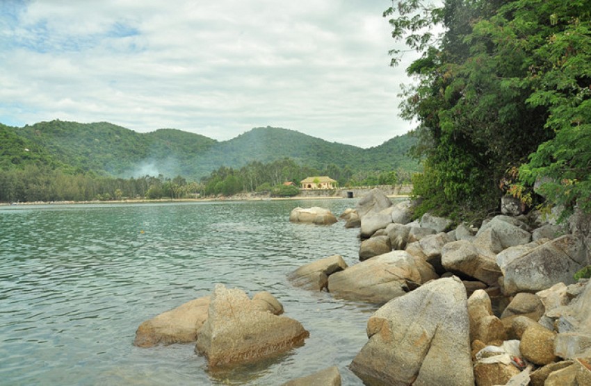 Mê mẩn vẻ đẹp Vịnh Vũng Rô Phú Yên